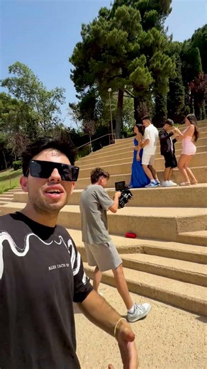 Filming two crazy lovebirds 🤩🎶