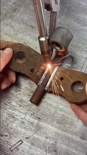 Handheld Laser Welding Machine Operation