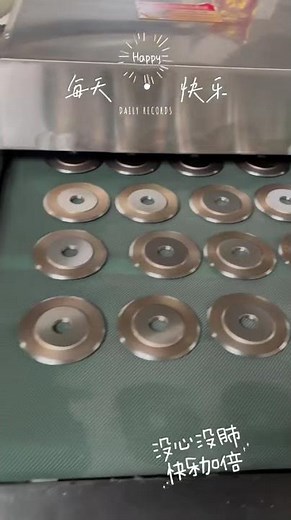 d2 pneumatic round blade in action high speed cutting for film paper rubber