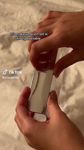 Complete Makeup Brush Set with Labeled Face and Eye Brushes