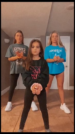 42M views · 146K reactions | Now this is my time to shine  #reels #hair #reaction #funny #challenge #ChallengeAccepted | Trinity Jae | Facebook