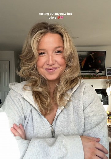 Mastering Medium Length Hairstyles with Remington Hot Rollers