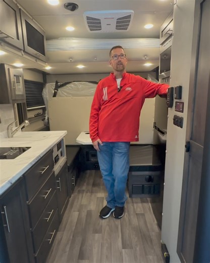 New 2025 Peterbilt 589 Ultra Cab with 120" ARI Legacy II Sleeper with Bed/Dinette AND Electric Upper Bunk! Cummins X15 565 HP Engine, Eaton Endurant XD Pro 18-Speed Automated Transmission, with a 314 Inch WB. Stock Number 734400 ARI 2462 Call Steve Soldner at Rush Truck Center, Dallas – (214) 926-2929! | ARI Legacy Sleepers