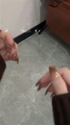 Sleek Whitening Mocha Gradient Nail Art Tutorial