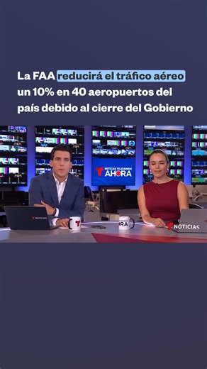 ✈️🇺🇸 La Administración Federal de Aviación (FAA) anunció este miércoles que reducirá el tráfico aéreo en un 10% en 40 mercados “de gran volumen” a partir del viernes por la mañana para mantener la seguridad durante el actual cierre del Gobierno. La agencia se enfrenta a la escasez de personal y en particular de controladores aéreos, quienes están trabajando sin cobrar. Algunos de ellos han dejado de acudir al trabajo durante el cierre, lo que ha provocado retrasos en todo el país. Te contamos 