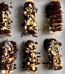 Healthy Frozen Snickers Bananas