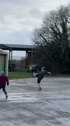 Wrong pass or bad positioning? Doesn't really matter the Italian would've shouted anyway.