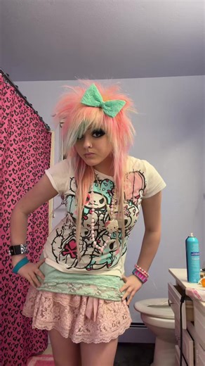 I keep using recommend audios cus I don't know what to do bro 😭 // #scene #scenekid #scenequeen #scenester #scenestyle