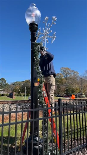 165 reactions · 4 comments | The Christmas tree and holiday decorations are officially up in Garner! Big thanks to our Public Works Department for bringing the festive spirit to life. Save the date for these upcoming holiday events: ✨Light Up Main — Nov. 29, 1–6 p.m. ✨Holiday Block Party — Dec. 6, 2–4:30 p.m. ✨Garner Optimist Christmas Parade — Dec. 6, 4:30 p.m. | Town of Garner, NC Government | Facebook