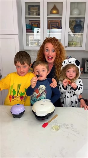 1.6K views · 14 reactions | Spider Donut Cakes. We’ve got a mommy...