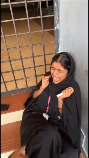 Lizard ❎ Girls connection 😂 Boys fun Prank on girls #collegedays #prank #lizard #expression #short