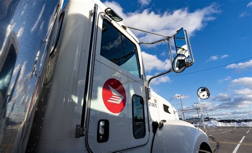 Canada Post to start accepting commercial mail as operations resume