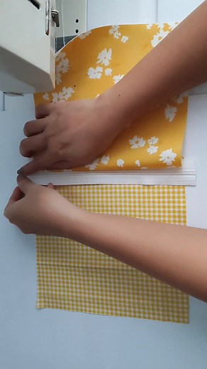 240K views · 3.3K reactions | Folded Gusset Boxy Pouch #diy #handmadecrafts #viral #diycraft #diyproject #sewingtips #quilt #sew #upcycling #fbpost #handmade #diyprojects #trending #craft #crafts #diycrafts #sewing #sewingtipsforbeginners #fbreels #fbviral | DIY Cheng | Facebook