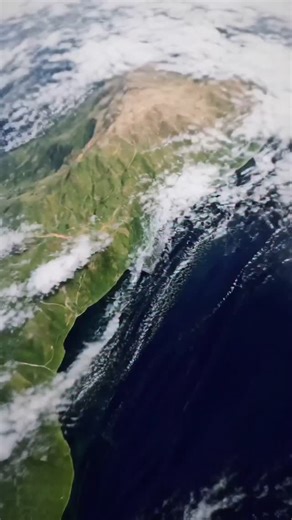 Wilfred Fernandes | ↓ EARTH ZOOM TUTORIAL 1. Export the first frame of your target scene Choose the exact frame you want to zoom into (e.g. your final... | Instagram