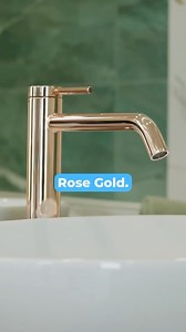 Už vás nebaví klasický chrom? Máme pro vás 5 tipů na barevné baterie, které dodají vaší koupelně styl a osobitost. Od jemných matných povrchů po odvážnější odstíny – stačí malá změna a celá koupelna působí jinak.  Mrkněte na video a objevte, co všechno dnes můžete mít místo běžného lesku! Vaše Koupelny Syrový ~ | Koupelny - Syrový | Facebook