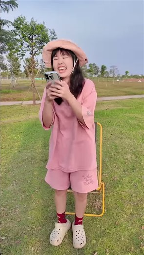 Silly Couple Prank: He Pulled the Chair!