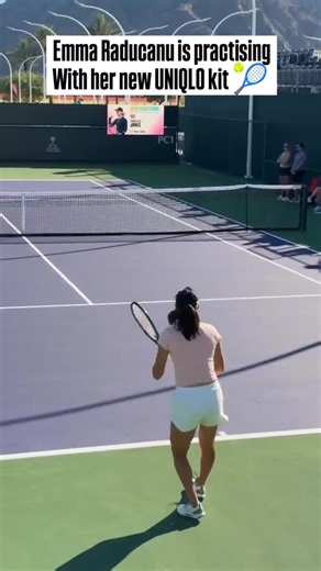 Emma Raducanu in a new UNIQLO training kit at the Indian Wells ⛱️🌤️ 🎥 Courtviewmagazine on IG #EmmaRaducanu #raducanu #indianwells #uniqlo #wta | SportsInfo Tennis