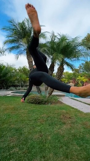 Rayna Vallandingham | float like a butterfly (twist), sting like a bee 🦋🌪 • • • • #taekwondo #kicks #kicking #MartialArtist #MartialArts #fitness #igfitness... | Instagram