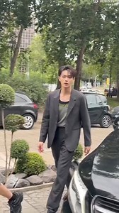 @明珠语仙露: Xu Kai at Milan Fashion Week, his head-to-body ratio is perfect, and his face is so small and delicate!!￼Video on Mingzhuyu Xianlu's Weibo Ok#reposted #Weiboteam #stagramreels❤️💯❤️💕likefollow #xukaisoso #fbreelsfypシ゚viralfbreelsfypシ゚viral | Xukai Kevin Soso许凯 Cdramalovers