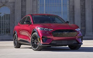 Le Ford Mustang Mach-E reçoit enfin ce qui lui manquait pour 2025