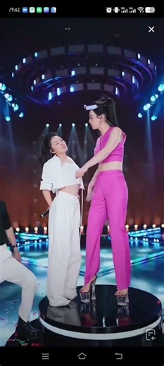 师傅是真的很宠豚豚小公主 俩调皮师徒❤️#最美师徒 #看好别眨眼 #嗨翻全场 #看好别眨眼 #唐艺大舞台有才你就来 @唐•艺起去远方海选招募 @🌈唐艺今晚7点唐艺大舞台