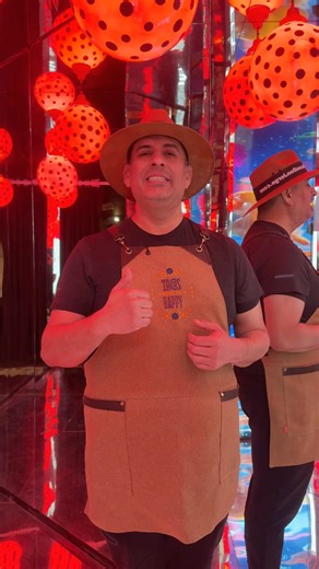 The authentic Mexican flavor starts with delicious green and red salsa — and with us