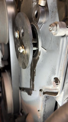 Fuel pump removal #pina_tech #mecanicosdetodoelmundo #fyp #mecanicos #mecanico #mechanic #easyfix #mecanica #dieselmechanic #dieseltrucks | Pina Tech