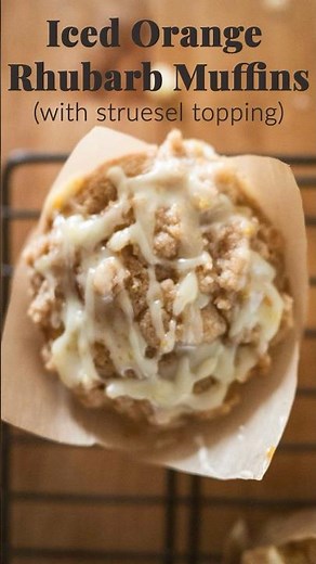 Rhubarb Muffins: Sweet, Tart & Easy! Fresh or Frozen + Streusel & Glaze #rhubarb #muffinrecipes