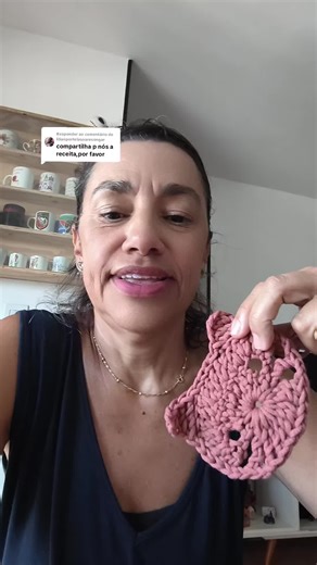 Respondendo a @lilianportelasoaresongar Compartilhando receita Carinhas de gatinhos que servem para vários trabalhos, como porta copos, apliques, decoração, pode ser feito com qualquer fio, o q vai mudar será o tamanho da carinha #square #facavocemesmo #croche #tutorial #catlover