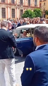 20K views · 2K reactions | Las novias maravillosas del 2025 Síguenos, guarda, comparte y déjanos un like勺#bodasensevilla #bodasenandalucia #estilo #bodas | Solange Aude Tarditti | Facebook