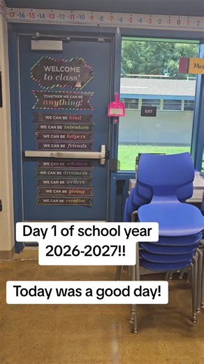 First day with my 7th-graders!! Vacation is over and I'm back to the weekly routine. #teacherlife #lovemyjob #middleschoolteacher #lifeisgood