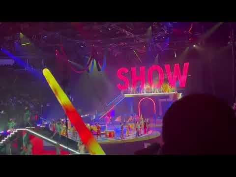 (FLASHING LIGHTS) Intro