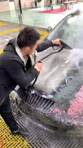 This is a high-pressure car washer that's perfect for home use. It has high pressure powerful