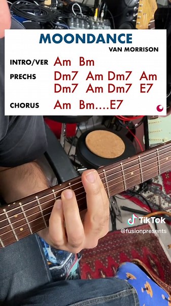 Learn Guitar: Van Morrison's Moondance | Guitar Tutorial