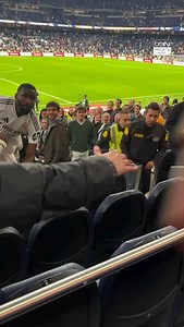 🥺 Rudiger didn’t even wait to leave the pitch he climbed straight into the stands from the field just to find his mom ❤️‍🩹 🥺 Rudiger no esperó a salir del estadio y así escaló desde el campo para buscar a su madre en las gradas ❤️‍🩹 #beINSPORTS #Rudiger | beIN SPORTS USA