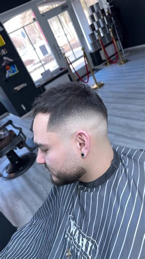 Mid Fade Haircut Tutorial: Step-by-Step Guide