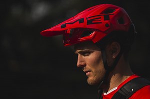 MET Announces New Parachute MCR Convertible Helmet