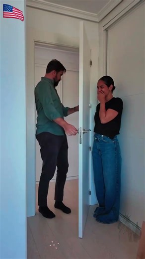 A prank involving a squeaky door#fyp #foryoupage #creakydoor #squeakydoor #shhhh