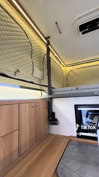 🚍Columbia Premium – Chuyến đi Tết sang trọng nhất năm 🌸 🎇 Nhà di động cao cấp nhất trong đại gia đình VGA ⚙️ Thân nhôm hàng không – khung thể thao chắc chắn 📲 Smarthome cảm ứng – điều khiển toàn bộ xe 🔋 Pin Lithium LFP 8000Wh, inverter 2000W – hoạt động cả tuần ☀️ NLMT tích hợp 🛏️ Giường êm, toilet, bếp, lavabo đầy đủ 🌄 Đón bình minh đầu năm trên đỉnh đèo – trải nghiệm không tiền mua nổi! ☎️ 0559058668 #RodiniaSportPremium #nhadidong #rvlife #Tet2025 #VGAMobicar