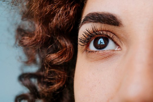 Do Eyelashes Grow Back? Here’s How Long It Takes and Methods To Expedite Growth, from an Expert Doctor