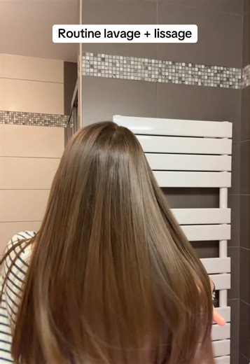 Routine de lissage parfait pour cheveux longs