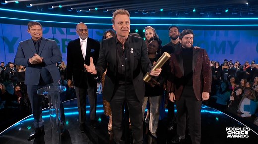 103K views · 3.5K reactions | You watched, they won! The People's Choice Awards Show of the Year goes to Grey's Anatomy. Watch the People's Choice Awards now on NBC, Peacocktv, and E! Entertainment | NBC | Facebook