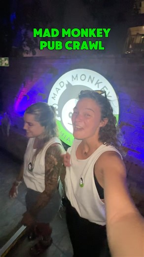 Zoe | Solo Adventures on Instagram: "MAD MONKEY 🐵 PUB CRAWL 🍻 CHIANG MAI 🇹🇭 You can’t call yourself a backpacker if you haven’t been on a @madmonkeyhostels pub crawl 🤣 They are the BEST 🙌🏻 Your ticket includes your singlet, a bucket at the hostel and shots at every bar 🤩 It also the perfect way to meet new people and make friends! I met so many other solo travellers 😍 Karaoke, neon paint, beer pong, pool and dancing, what more could you want!? 🪩🎙️🕺🏿🎨 Have you been on a @madmonkeyho