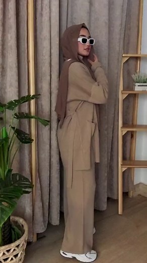 Chic Modest Outfit Try-On: Neutral & Green Sets for Everyday Style