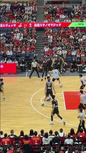 大阪エヴェッサ サイズ選手のオフェンスリバウンド #shorts #島根スサノオマジック #大阪エヴェッサ #basketball #Bリーグ