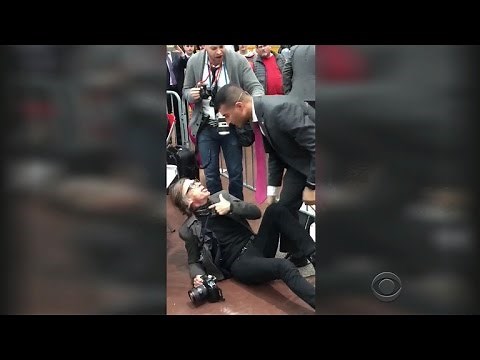 Photographer taken down by Secret Service at Trump rally