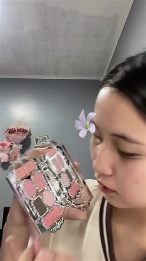 Flower Knows Swan Ballet Series Eyeshaw Flower Knows Swan Ballet Six Color Eyeshadow Palette Swan Ballet Six-Color Eyeshadow Palette Matte Fine Glitter Pearlescent Eyeshaw Eye Makeup Daily Cosmetic