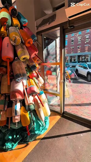 #CapCut Shopping kind of weekend in one of Maine's most beautiful cities @llbean @Sea Bags of Maine #freeport #portland #maine #shoplocal
