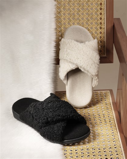 Vionic Shoes Philippines on Instagram: "Experience luxury underfoot with the Relax II—cozy fabrics, a padded footbed, and an adjustable cross strap for a perfectly comfortable fit. #VionicShoes #VionicShoesPH"