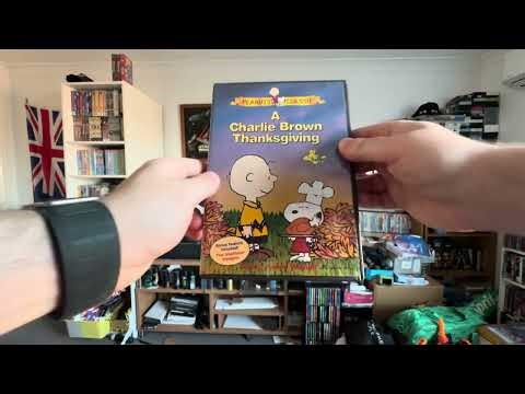 Opening to peanuts holiday collection 2/3 a Charlie Brown thanksgiving DVD USA (1973) 2000
